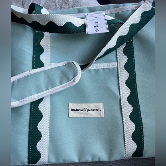 business & pleasure cooler tote bag NWT - Picture 3 of 8